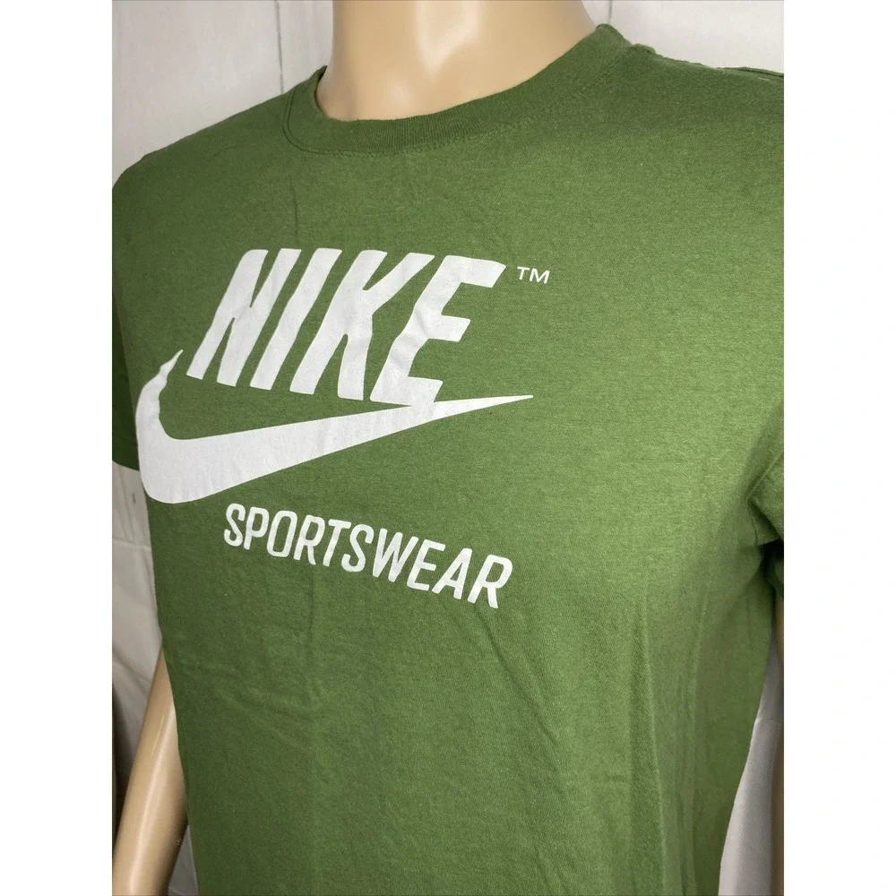 Nike Sportswear Swoosh Graphic T-Shirt Mens M Forest Green Short Sleeve‎ Tee